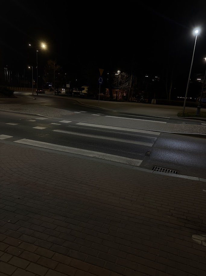 Przejście dla pieszych słabo oświetlone